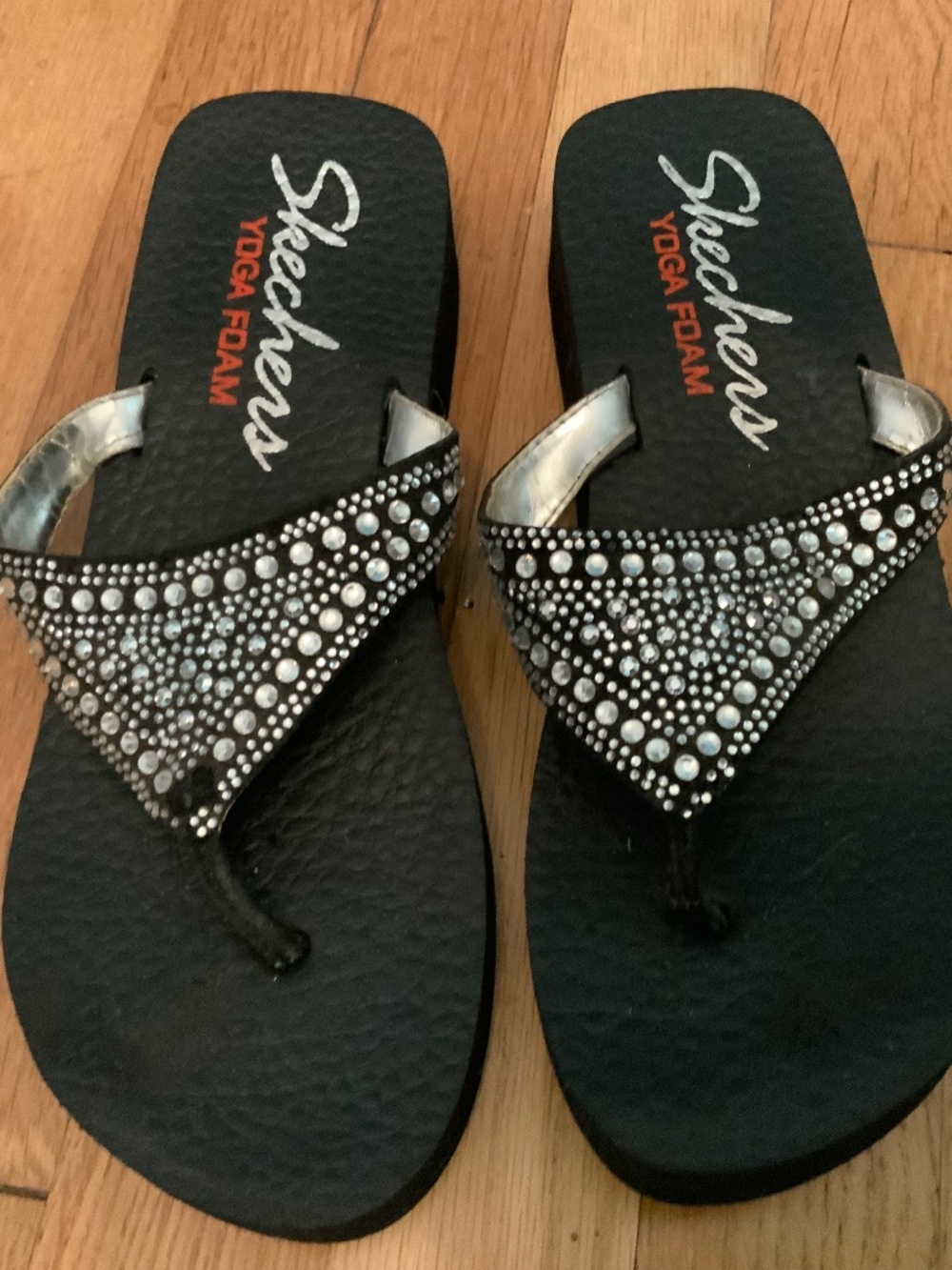 Sketchers Yoga Foam Sandals